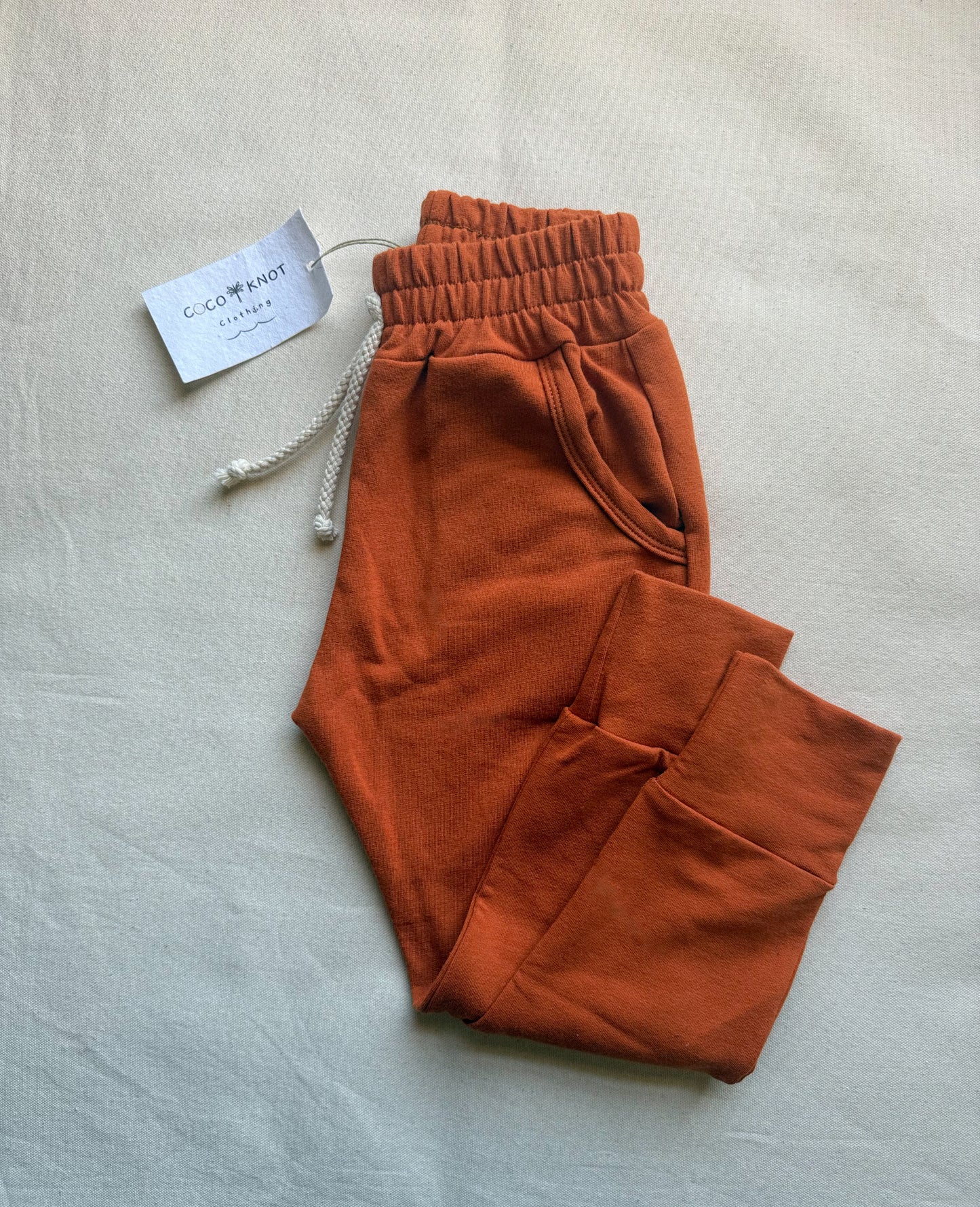 JOGGERS | RUM