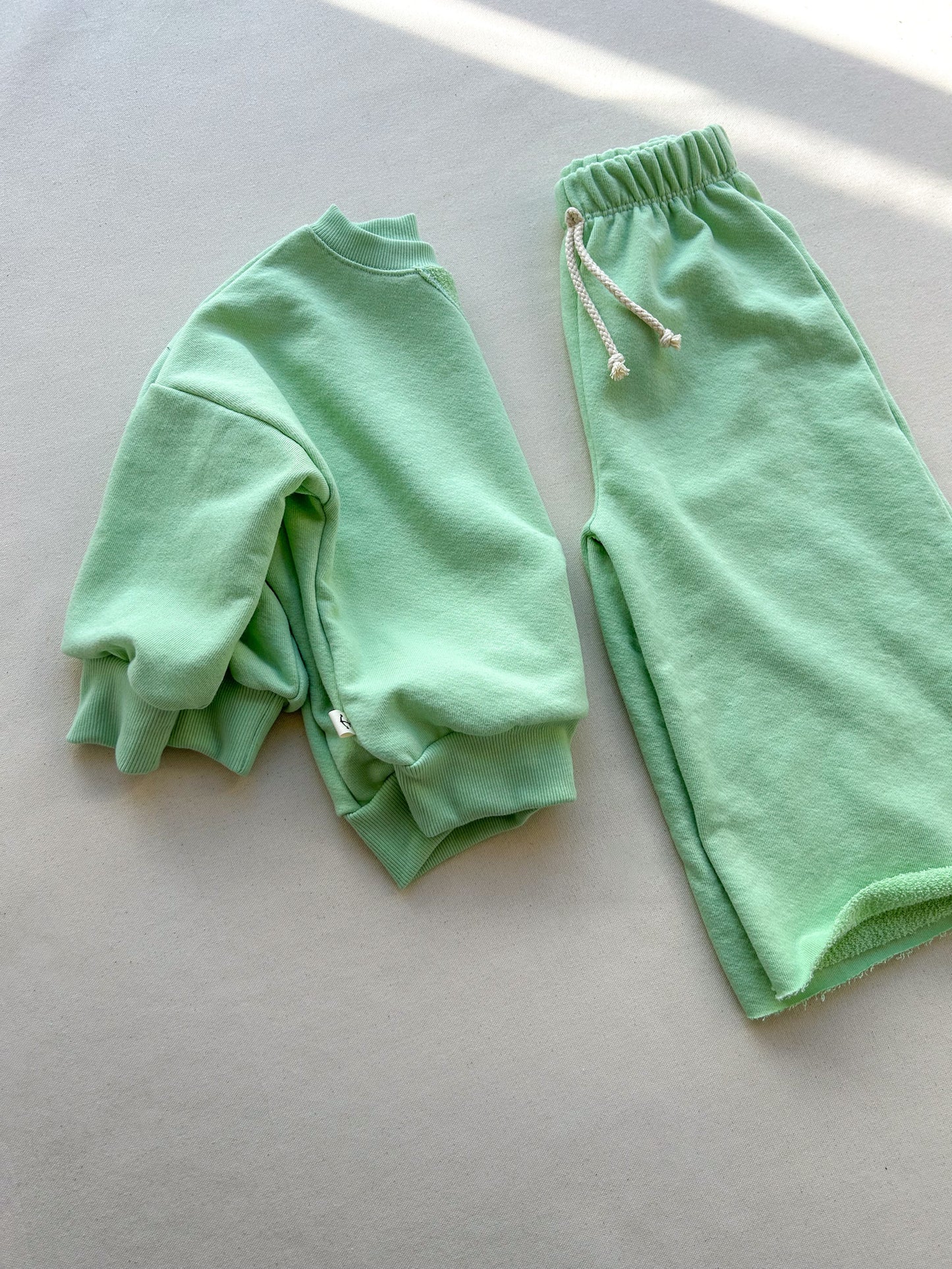 WIDE-LEG SWEATS | FROSTED LIME