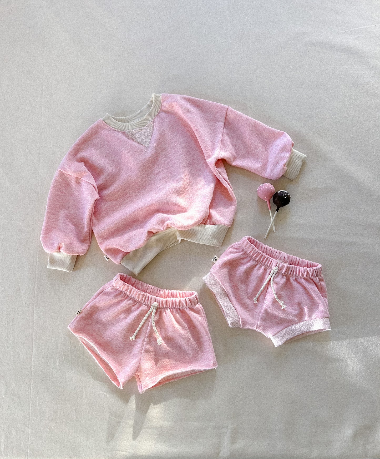 CREW SWEATSHIRT | CAKE POP