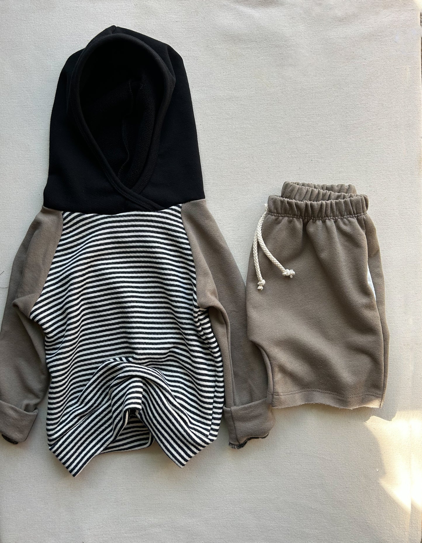 CLASSIC HOODIE | BLACK PEARL COLORBLOCK