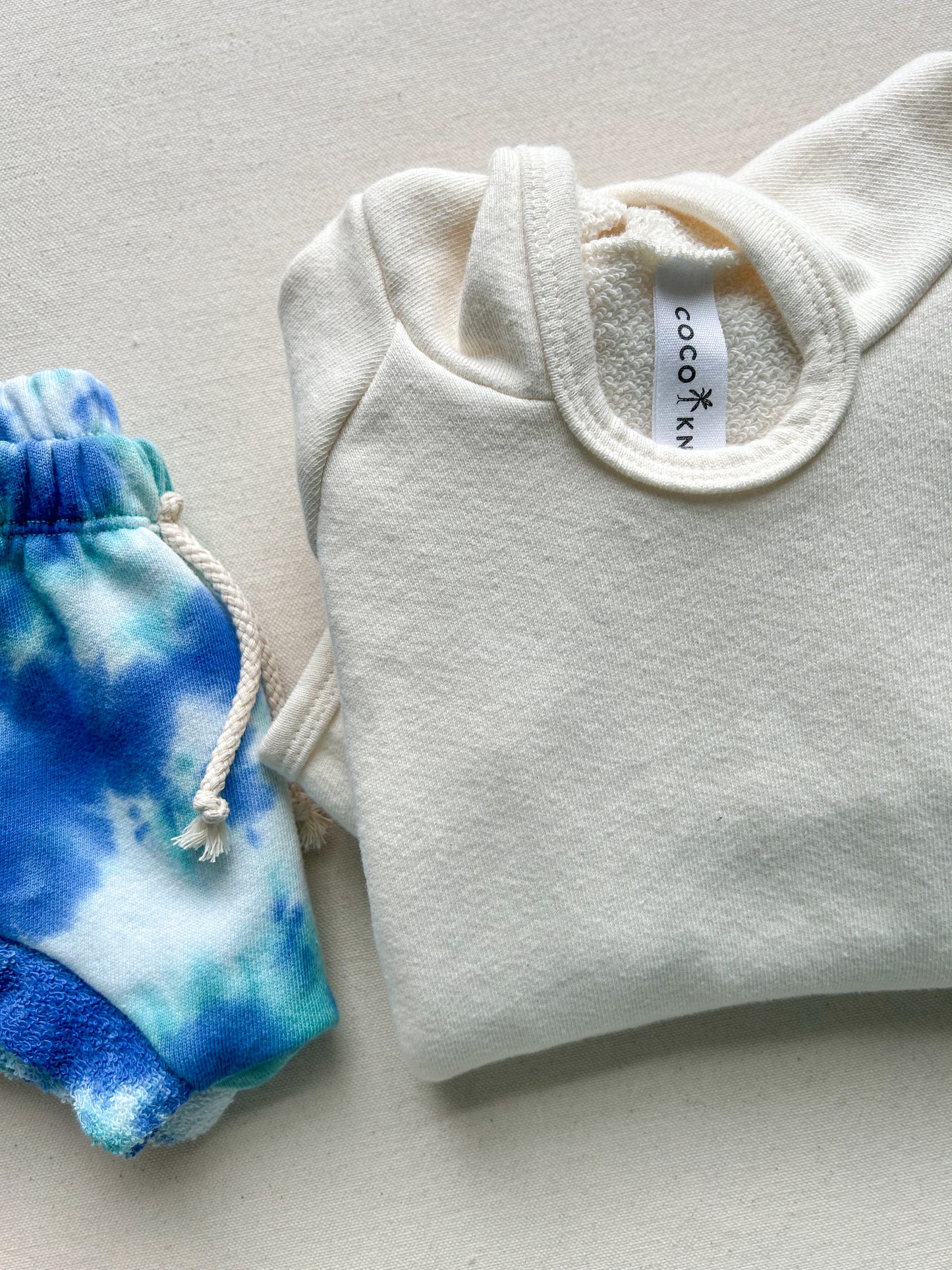 BEACH HOODIE | WHITE SAND π