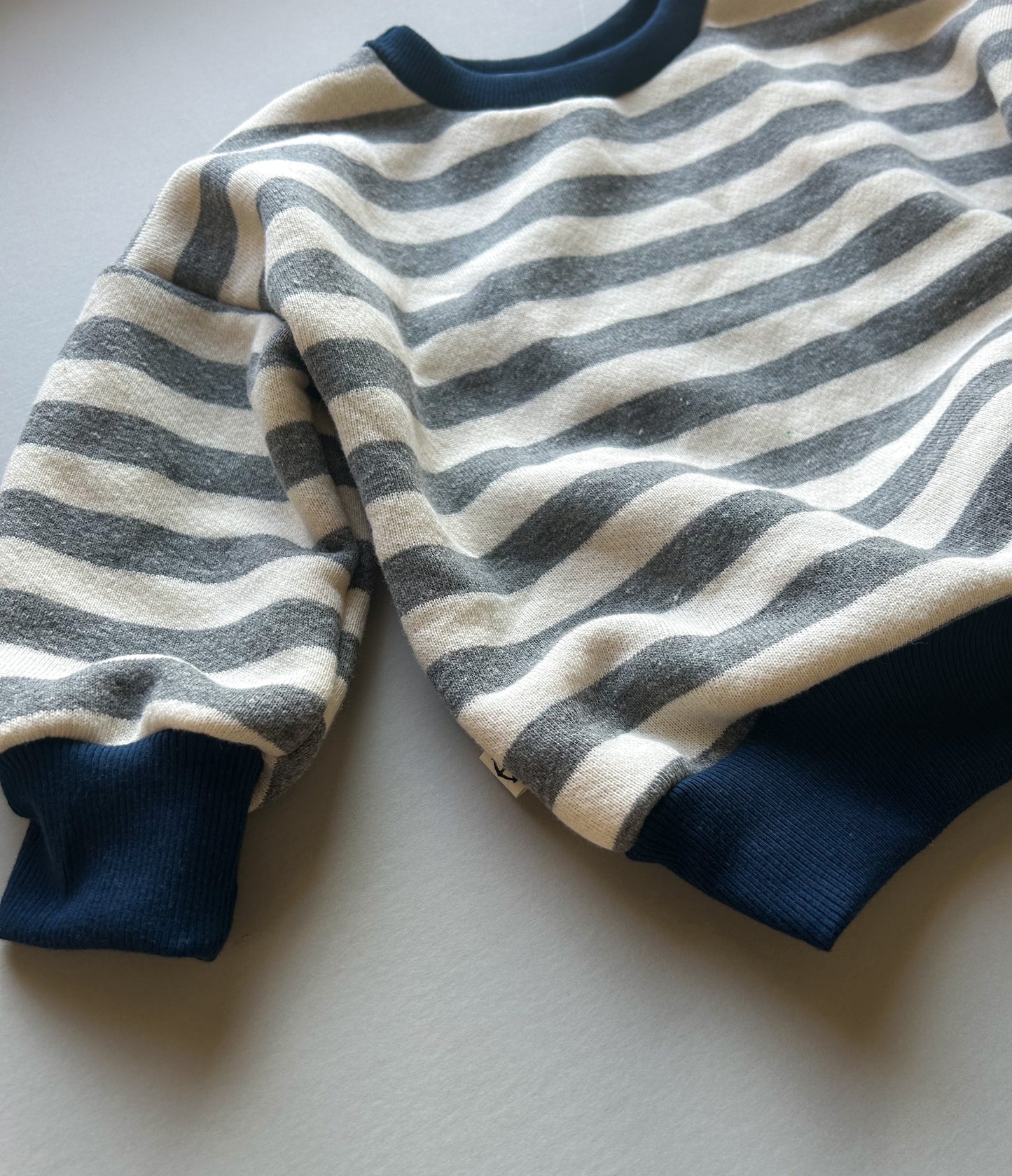 CLASSIC SWEATSHIRT | HEATHER STONE STRIPE