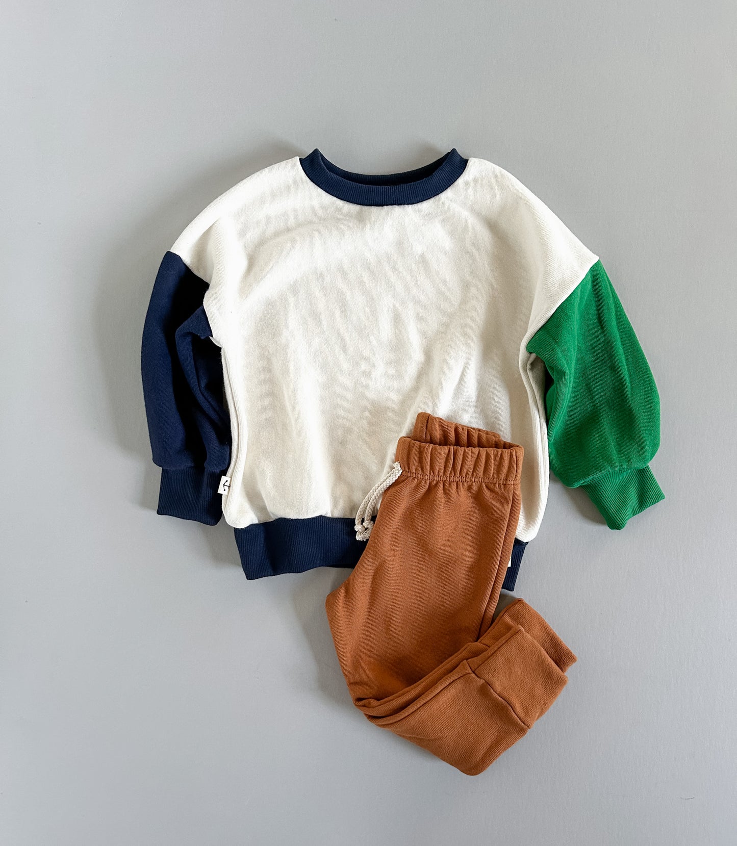 CLASSIC SWEATSHIRT | COCONUT MILK COLOR BLOCK