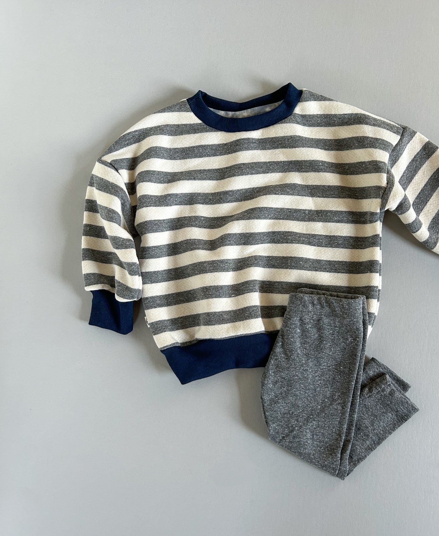 CLASSIC SWEATSHIRT | HEATHER STONE STRIPE