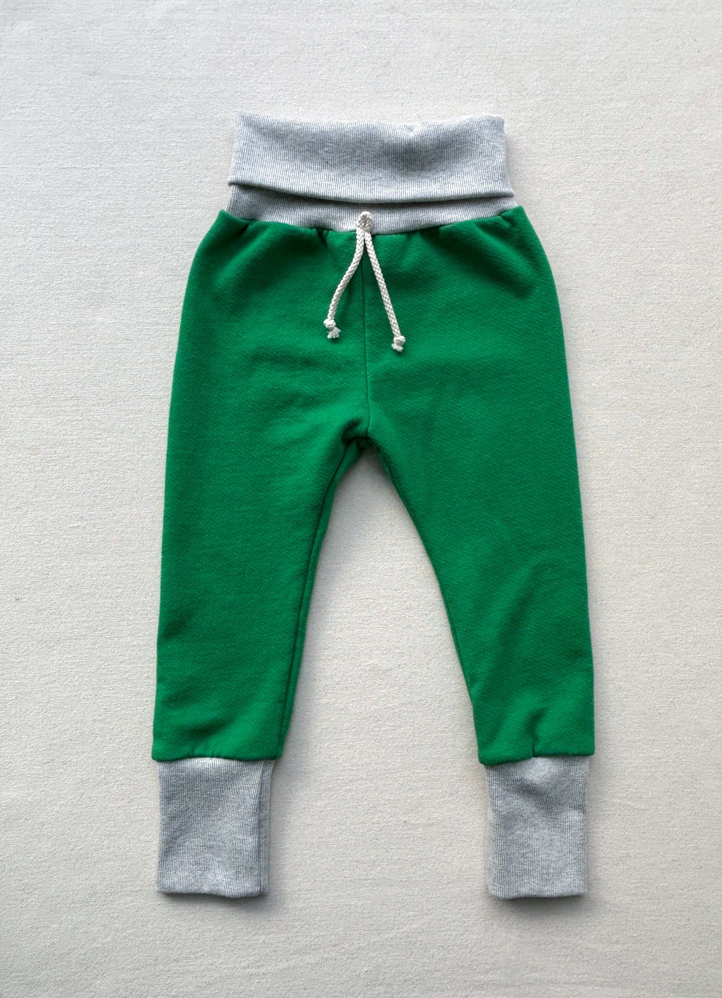 SKINNY LOUNGE SWEATS | AMAZONE/MOONSTONE