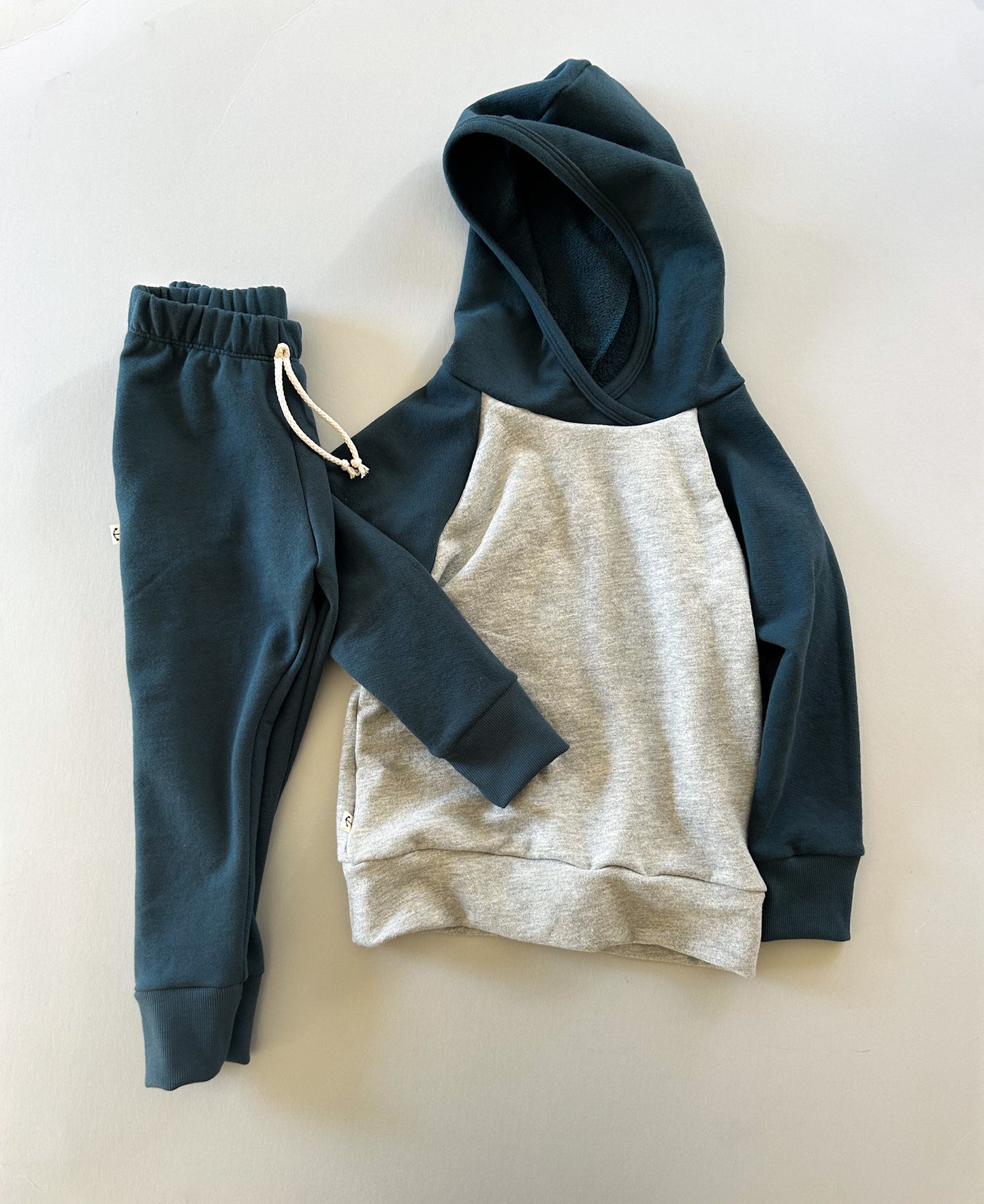 CLASSIC HOODIE | ATLANTIC DEEP COLORBLOCK