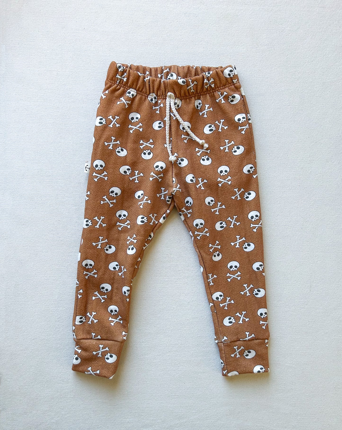 COMFY PANTS | CARAMEL SKULLS